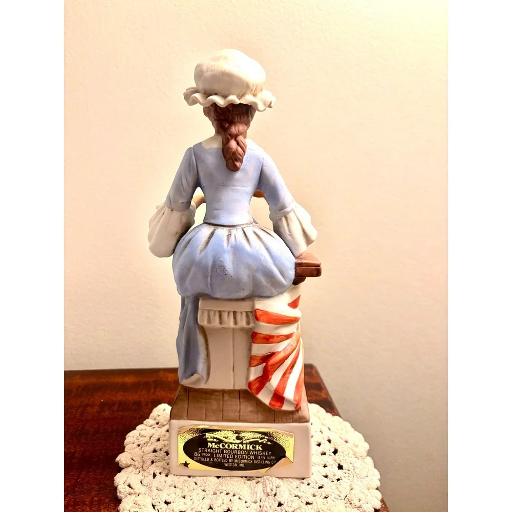 Vintage 1970's Betsy Ross Decanter-